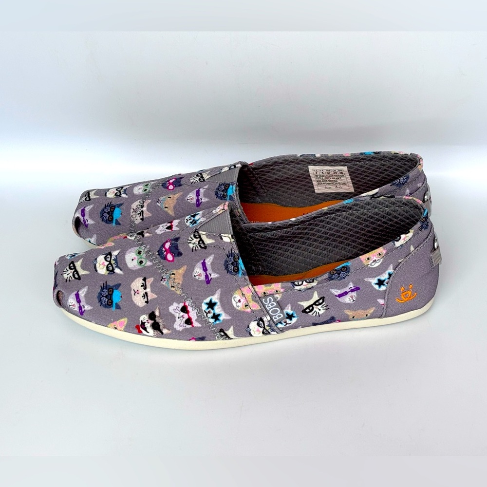 Bob's Grey Cat Shoes, Memory Foam, Women’s Size 7 *Read description for error*
